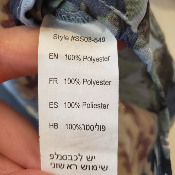 Bundle of two women's size small floral tops, blue off the shoulder & bl… - Picture 3 of 11